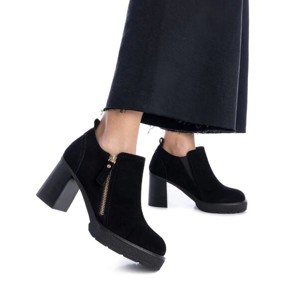 NEW  CARMELA Suede Ankle Booties With Side Zipper And Block Heels black 563tn - Picture 1 of 7